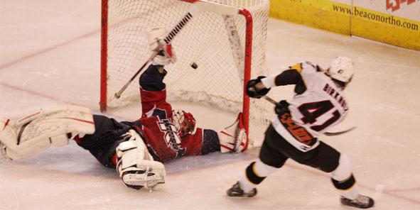 Cyclones Soar Over Wings In Shootout, 4-3