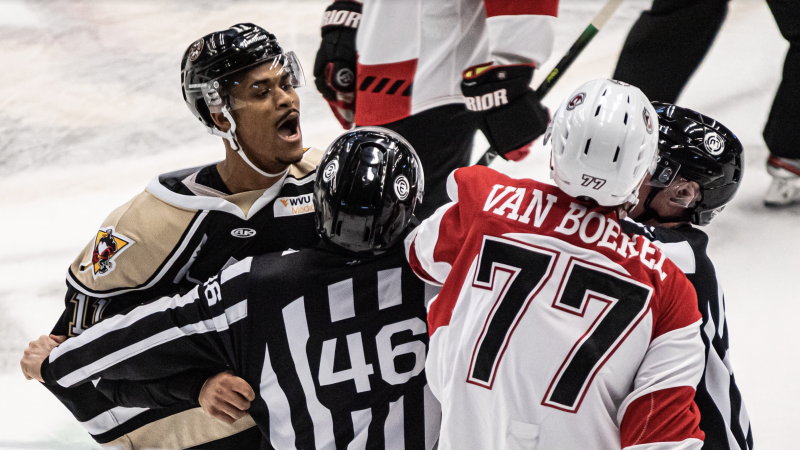 CYCLONES EXPLODE IN 7-1 WIN OVER NAILERS