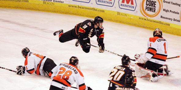 Cyclones Knock Off Komets, 2-1