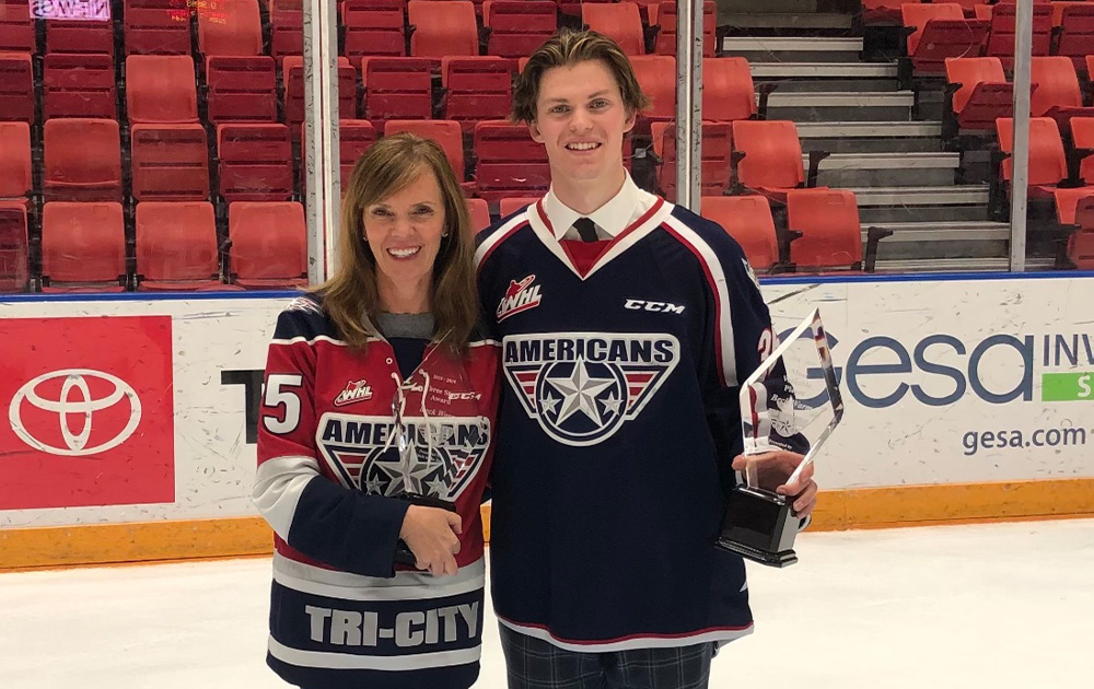 Beck with his mother, Wendi following a game during his WHL tenure with the Tri-City Americans